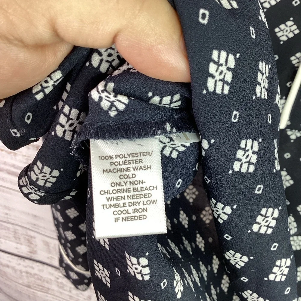 LOFT ANN TAYLOR SIZE M TOP NAVY BLUE WHITE BLOUSE FALL GUC - Picture 15 of 15